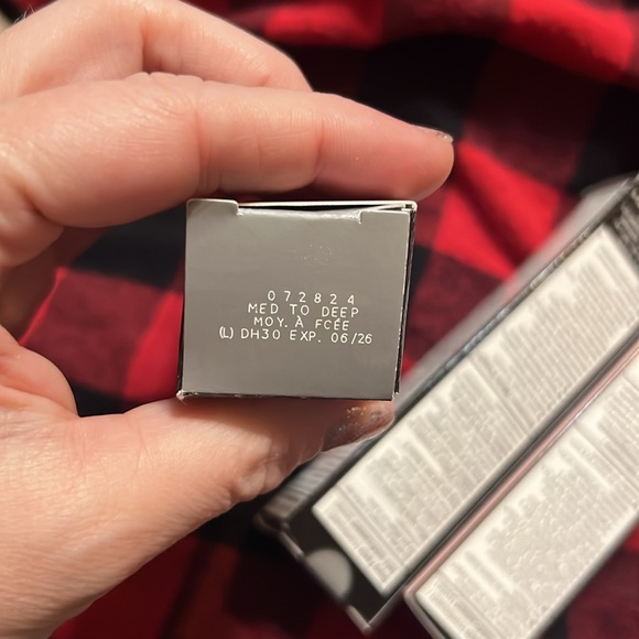 Mary Kay Cc cream  (tinted moisturizer) 1 color:  very deep) - Picture 3 of 5